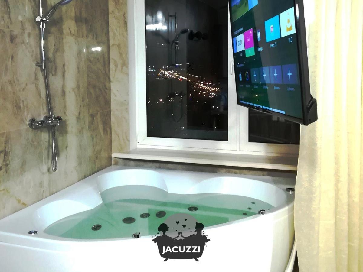 Jacuzzi New Loft Apartcomplex Kaskad, Минск - Центр Города Minsk Luaran gambar